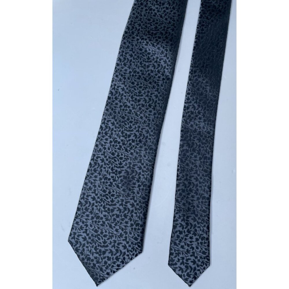 Ted Baker 100% Silk Floral Tie Black Gray Narrow W: 2.8” L:59” - Picture 9 of 9